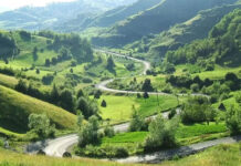 Patru ucraineni, blocați în munți, după ce ar fi trecut frontiera și s-ar fi rătăcit din cauza condițiilor meteo